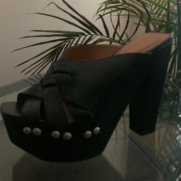 KORS by Michael Kors Studded Platform Mule Sandals - Nero - Picture 9 of 16